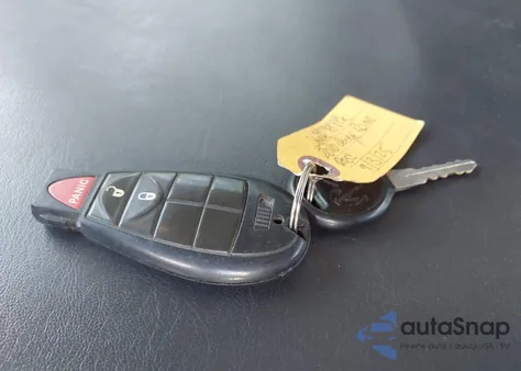 2010 Dodge Ram 1500 Slt/Sport/Trx z USA, uszkodzony, nr VIN 1D7RV1CT1AS100513